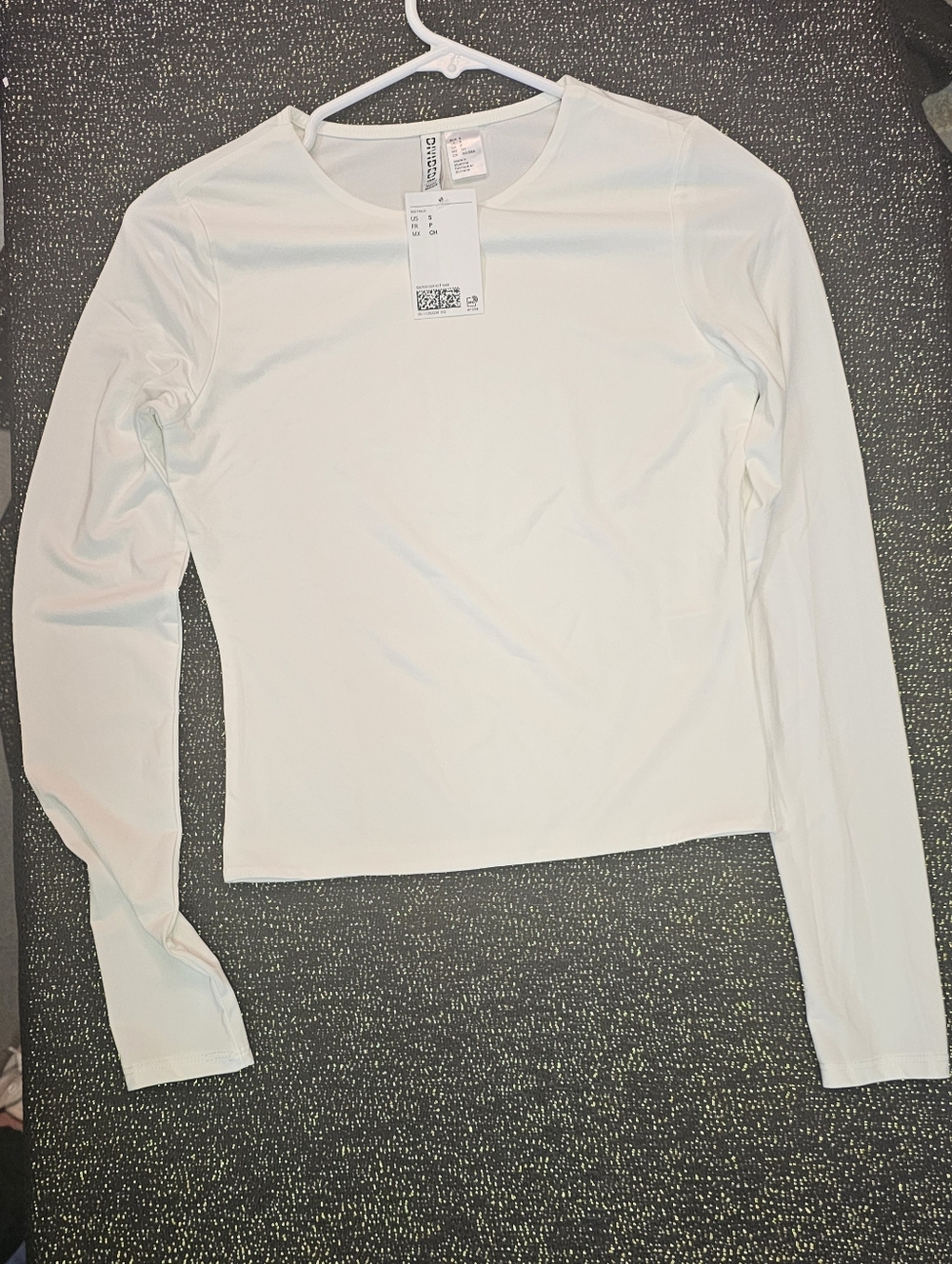 H&M Cream Long-Sleeve Crewneck Top
